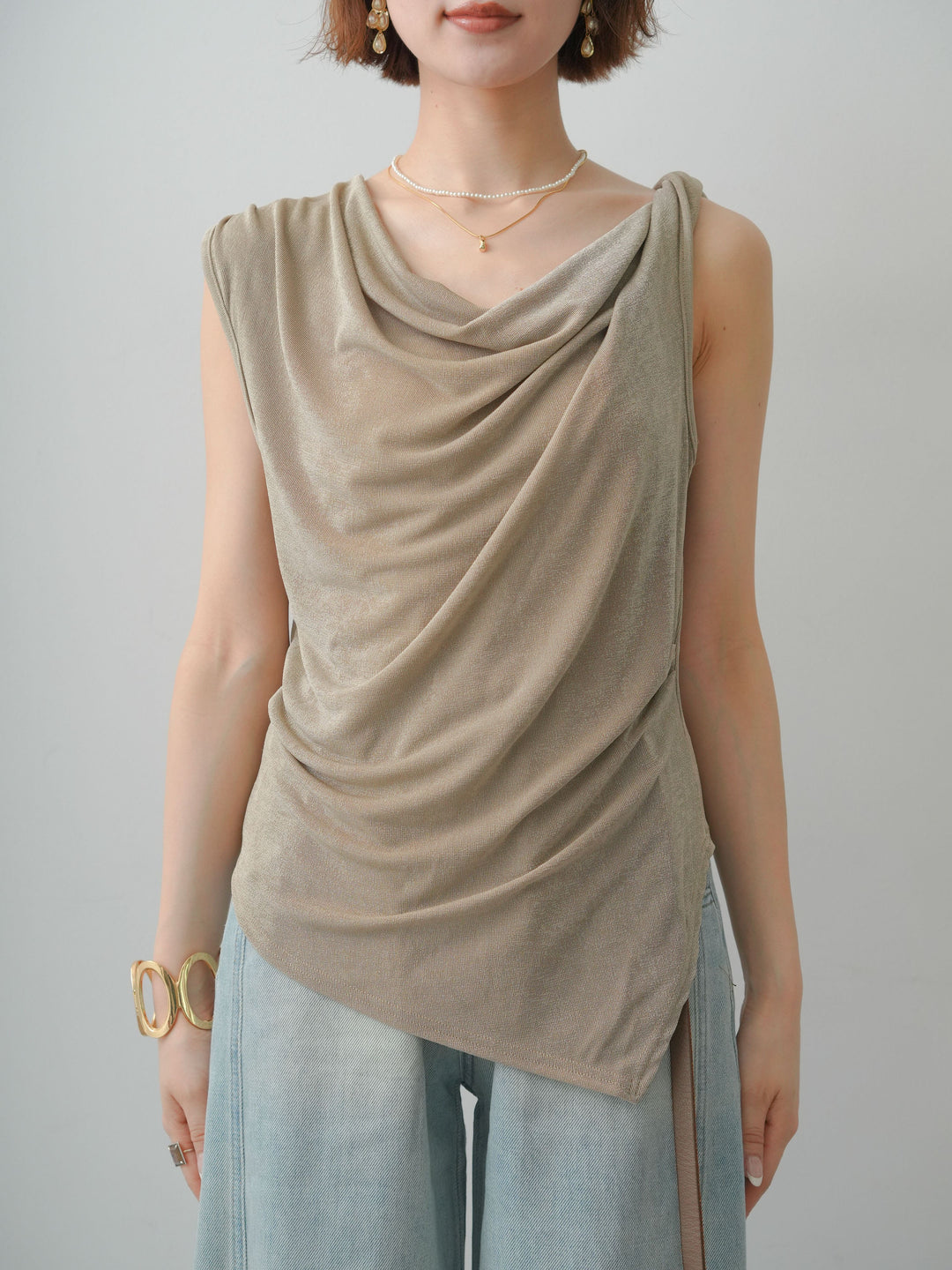[予約]ツイストショルダーアシメドレープトップス/beige
