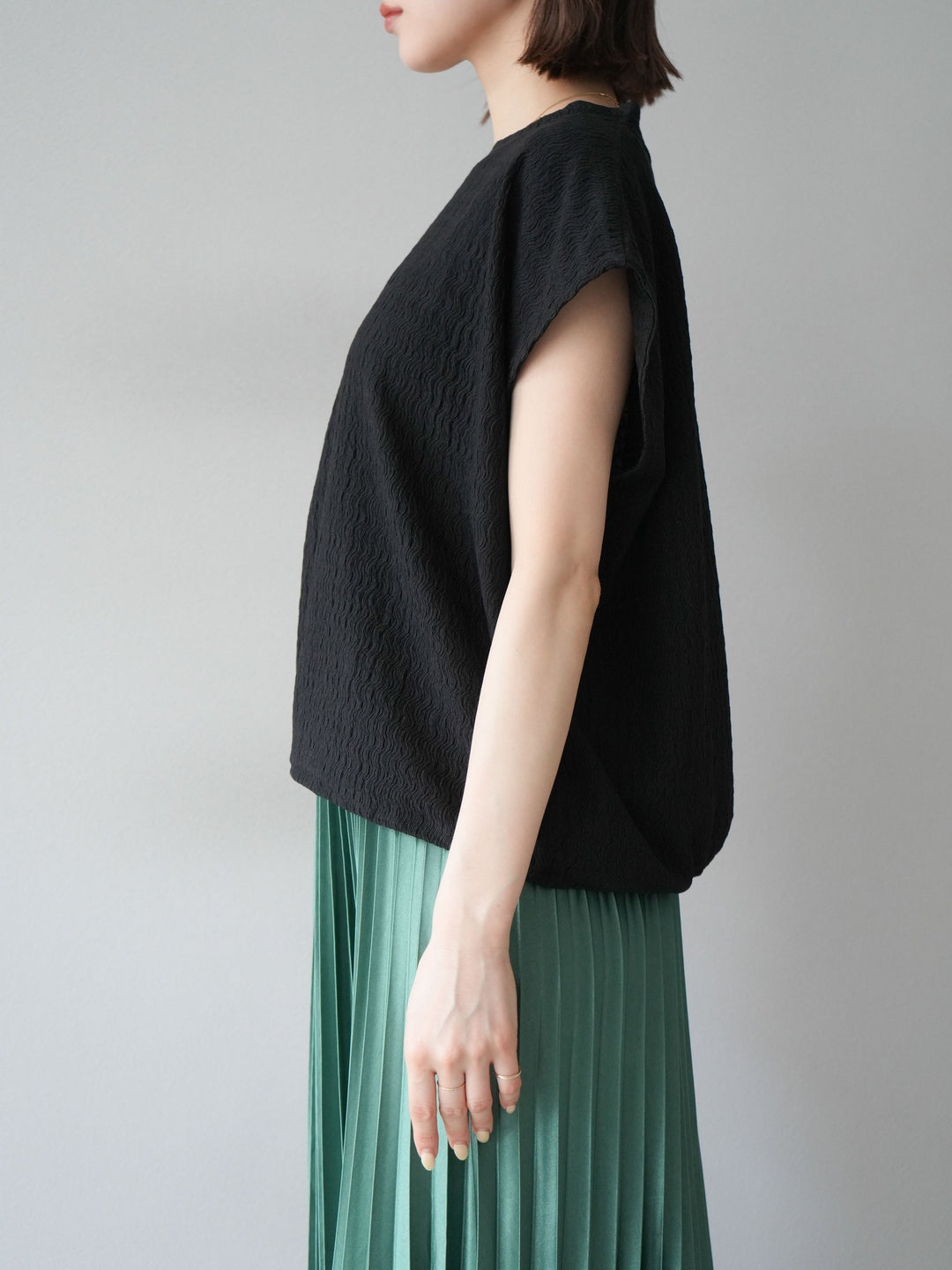 【預購】抽繩下擺提花套頭衫/黑色