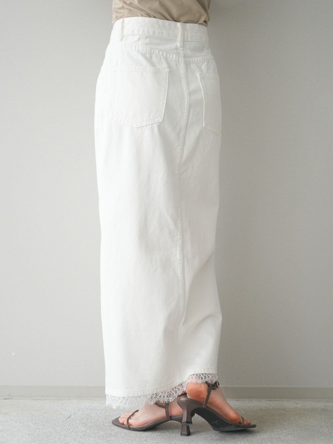 [予約]ハイスリットレースデニムスカート/white