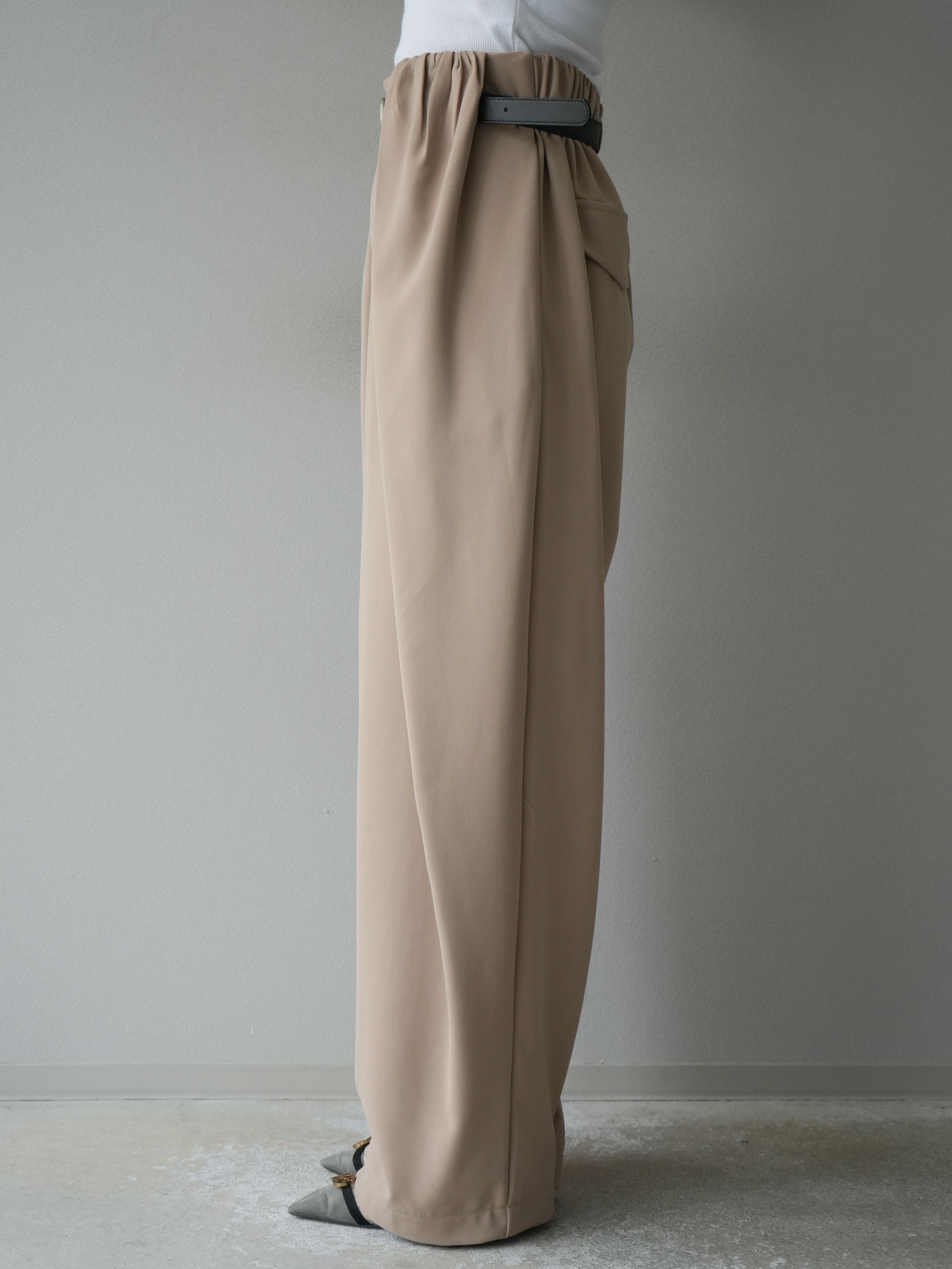 予約]ベルト付タックワイドパンツ/ベージュ – Lumier