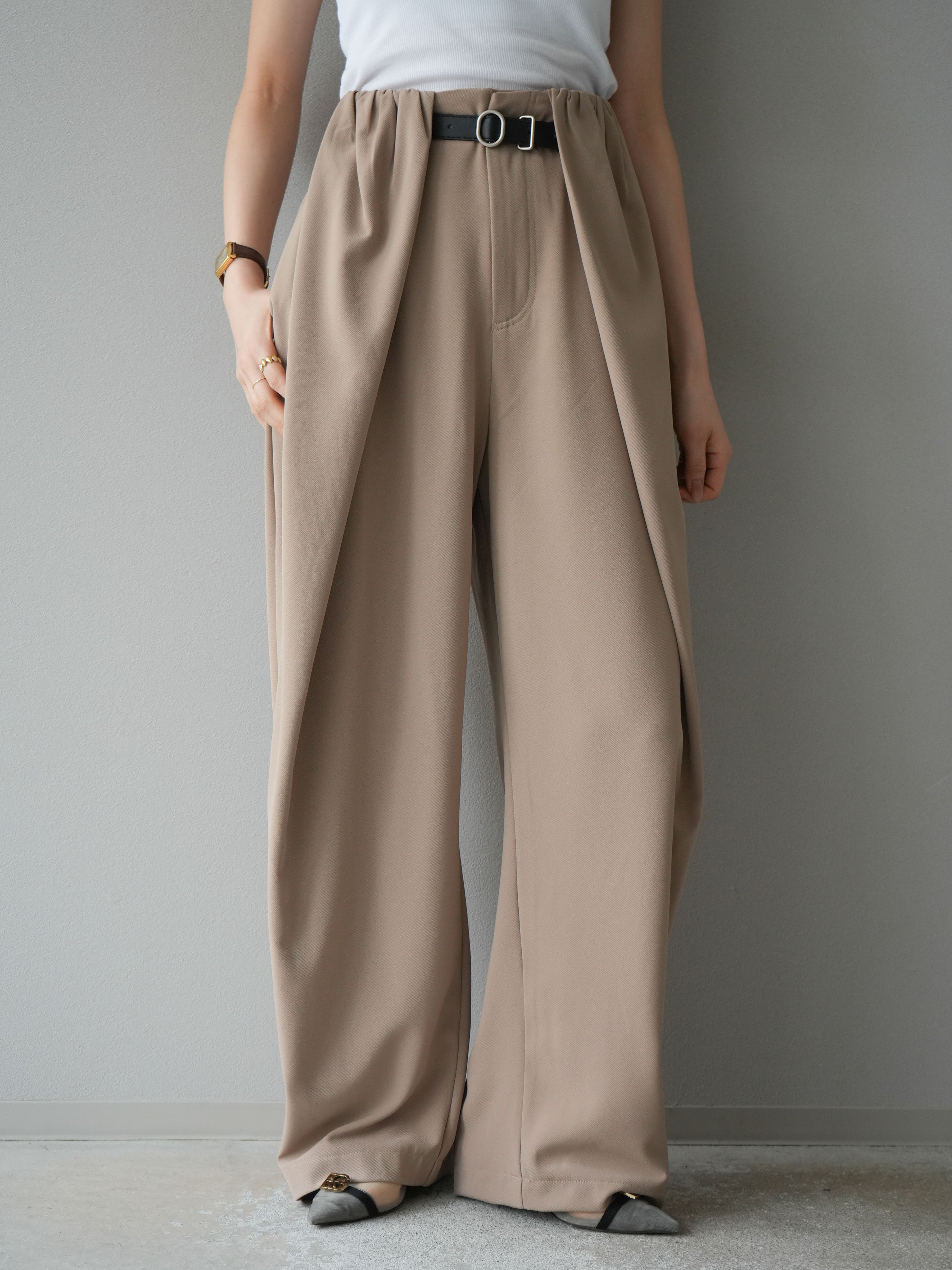 予約]ベルト付タックワイドパンツ/ベージュ – Lumier