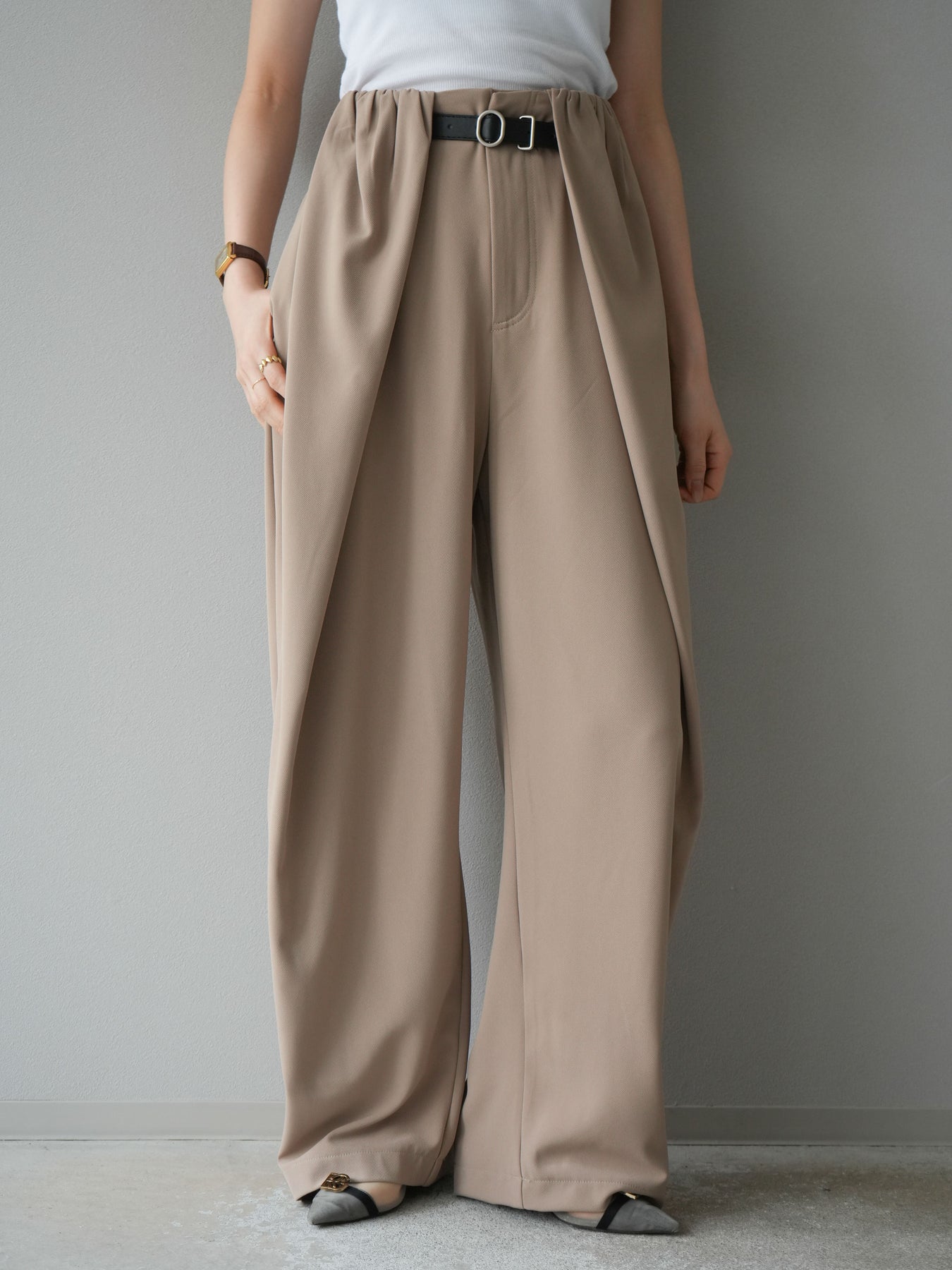 wangwang (タック入りワイドパンツ　ベージュ) wangwang (タック入りワイドパンツ ベージュ) ORIGINAL