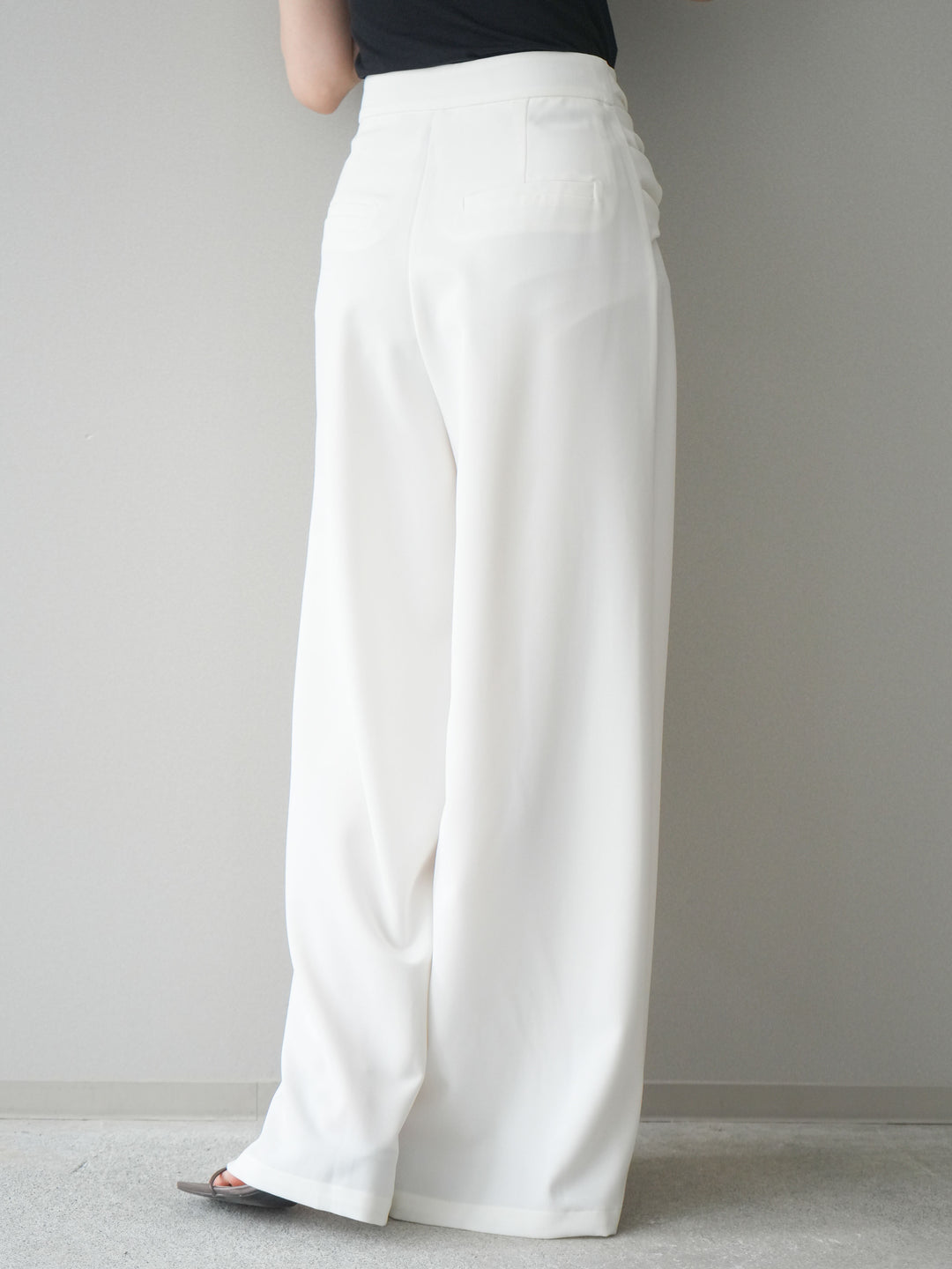 [予約]ラッフルベルトワイドパンツ/white