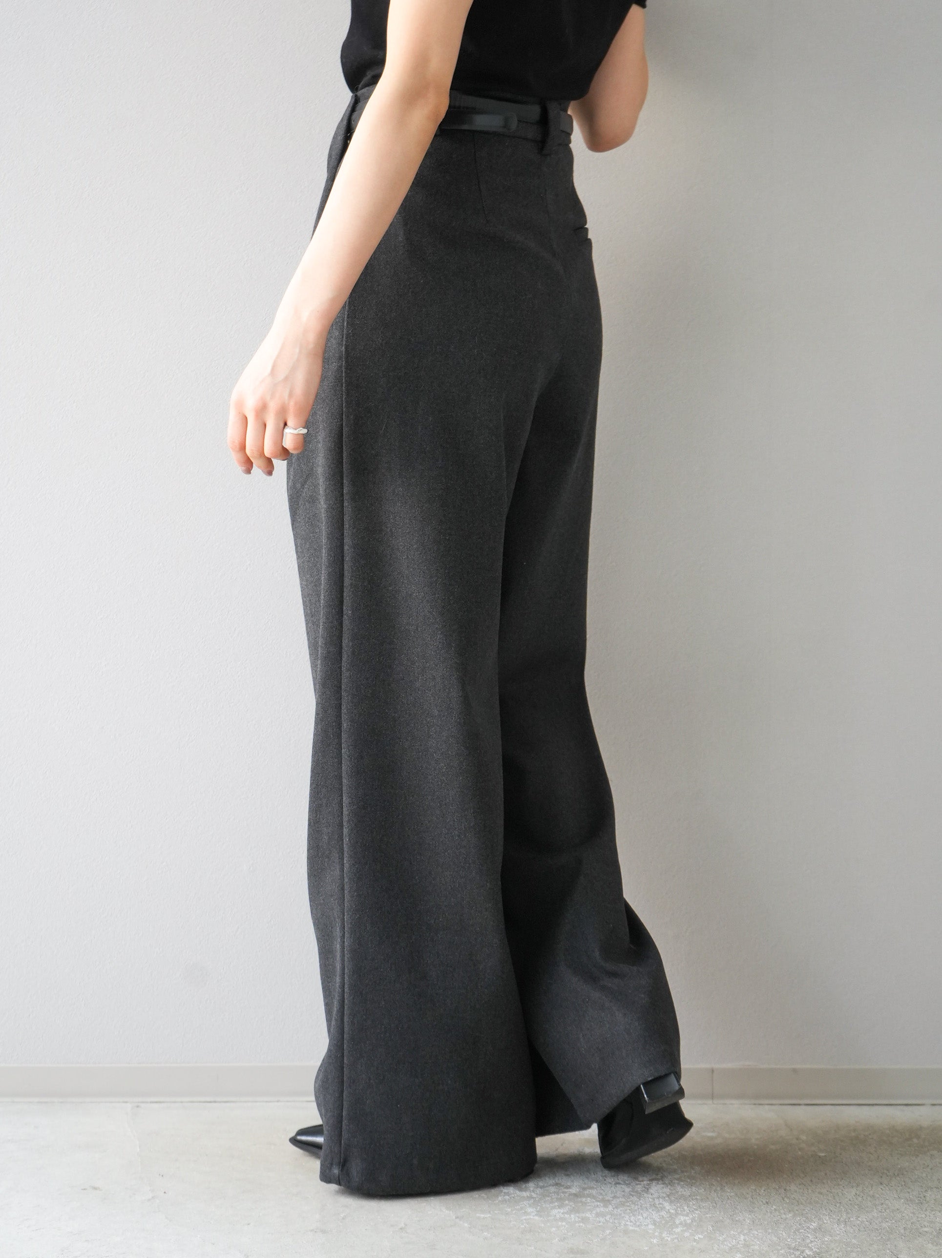 CULLNI ライトグレー パンツ ウエストベルト付き 予約]ベルト付ウールタッチワイドパンツ/グレー – Lumier
