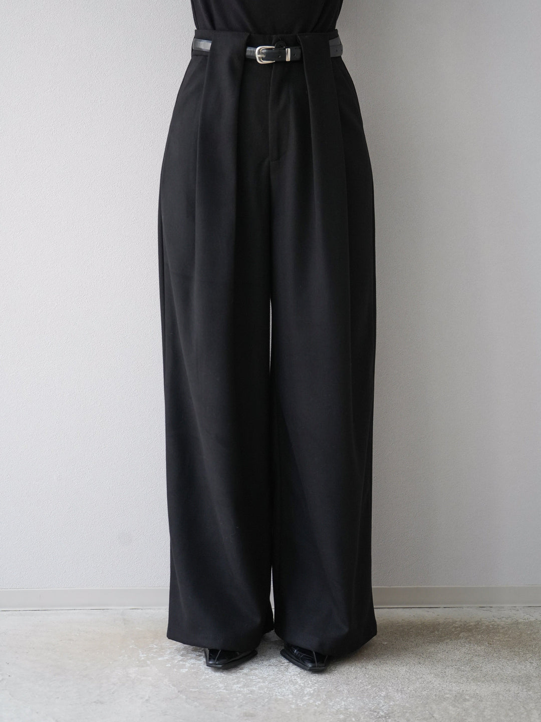 【預購】繫腰帶羊毛觸感寬褲/黑