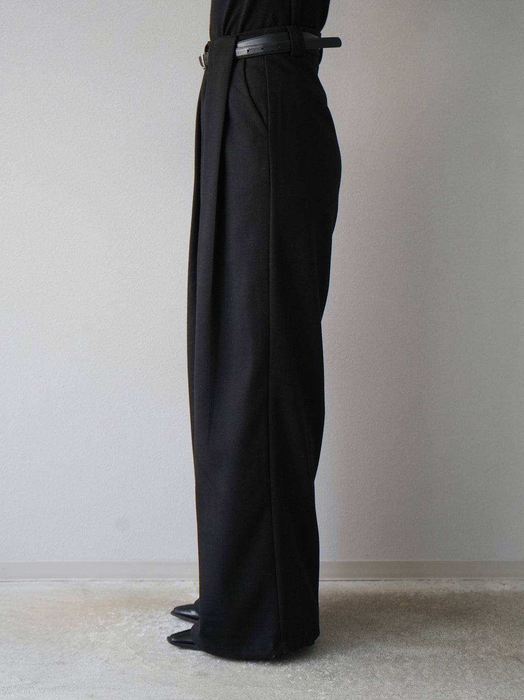 【預購】繫腰帶羊毛觸感寬褲/黑