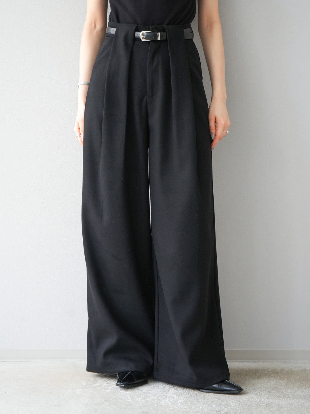 【預購】繫腰帶羊毛觸感寬褲/黑