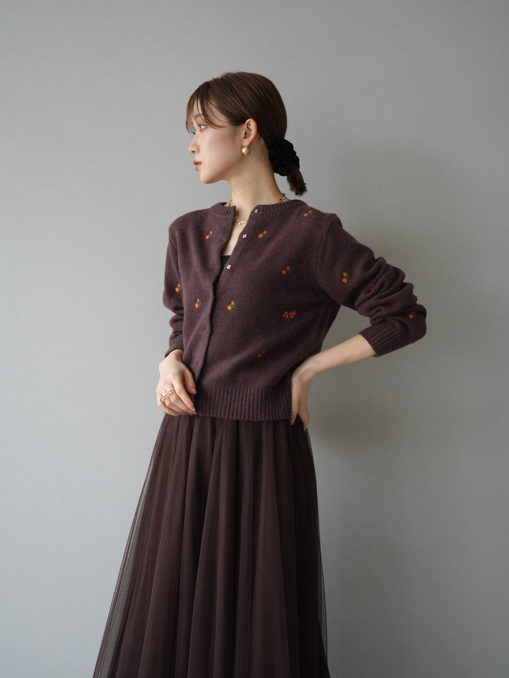 【預購】花朵刺繡針織開襟衫/棕色