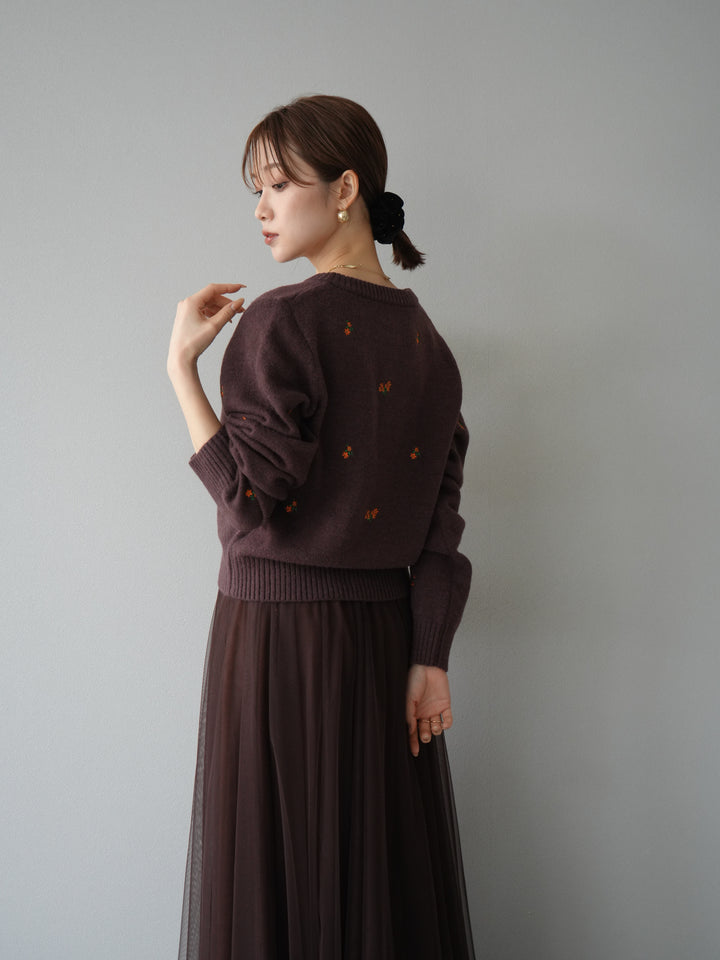 【預購】花朵刺繡針織開襟衫/棕色