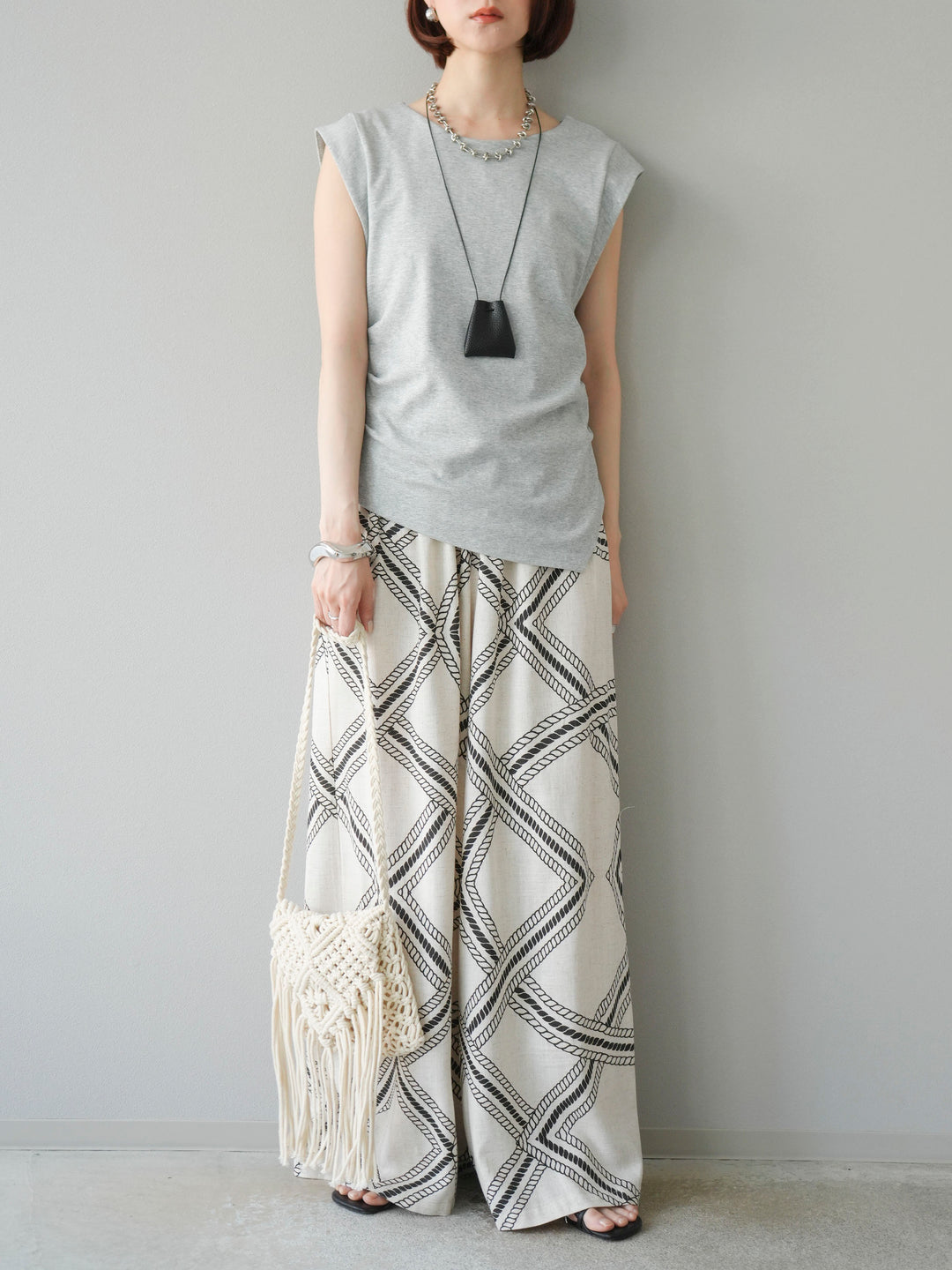 [予約]サイドギャザーTシャツ＆巾着レザーネックレスSET /グレー