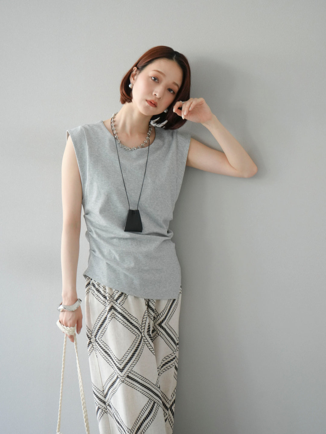 [予約]サイドギャザーTシャツ＆巾着レザーネックレスSET /グレー