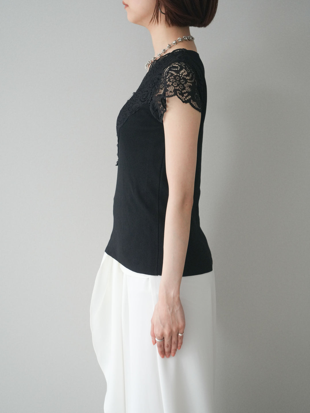 [予約]パールボタンレース切替ニットトップス/black