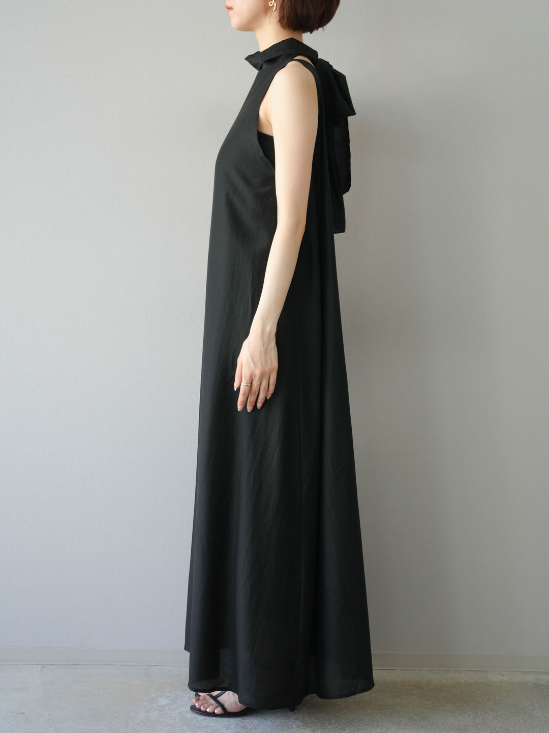 [予約]シアーホルターバックオープンワンピース/ブラック