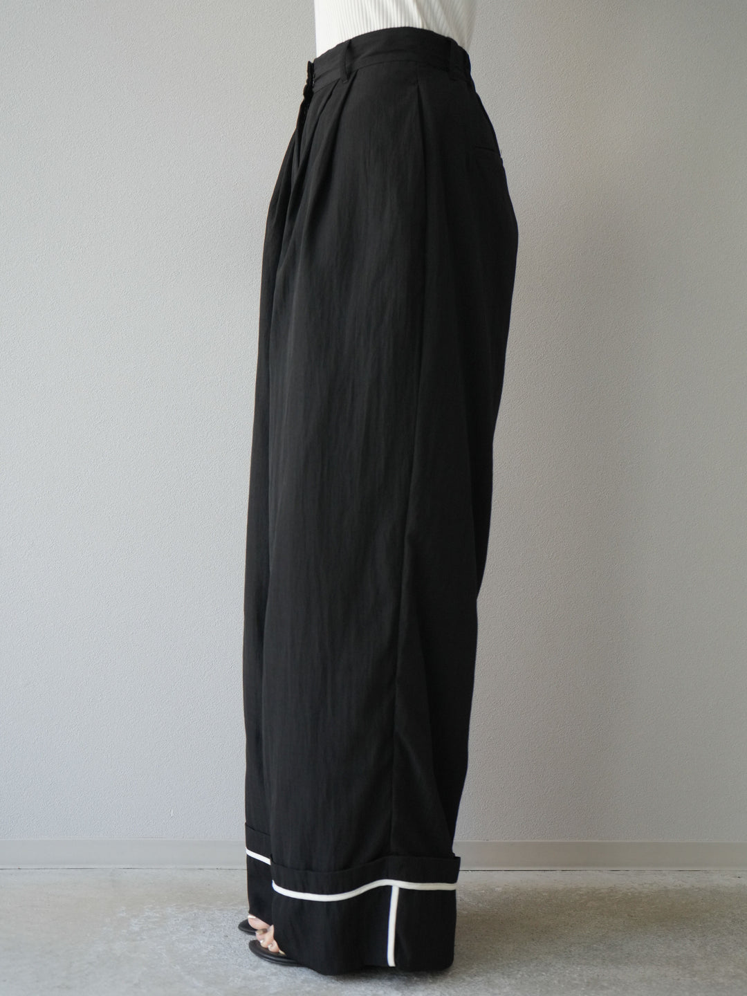 【預購】仿亞麻下擺迴力寬褲/黑色