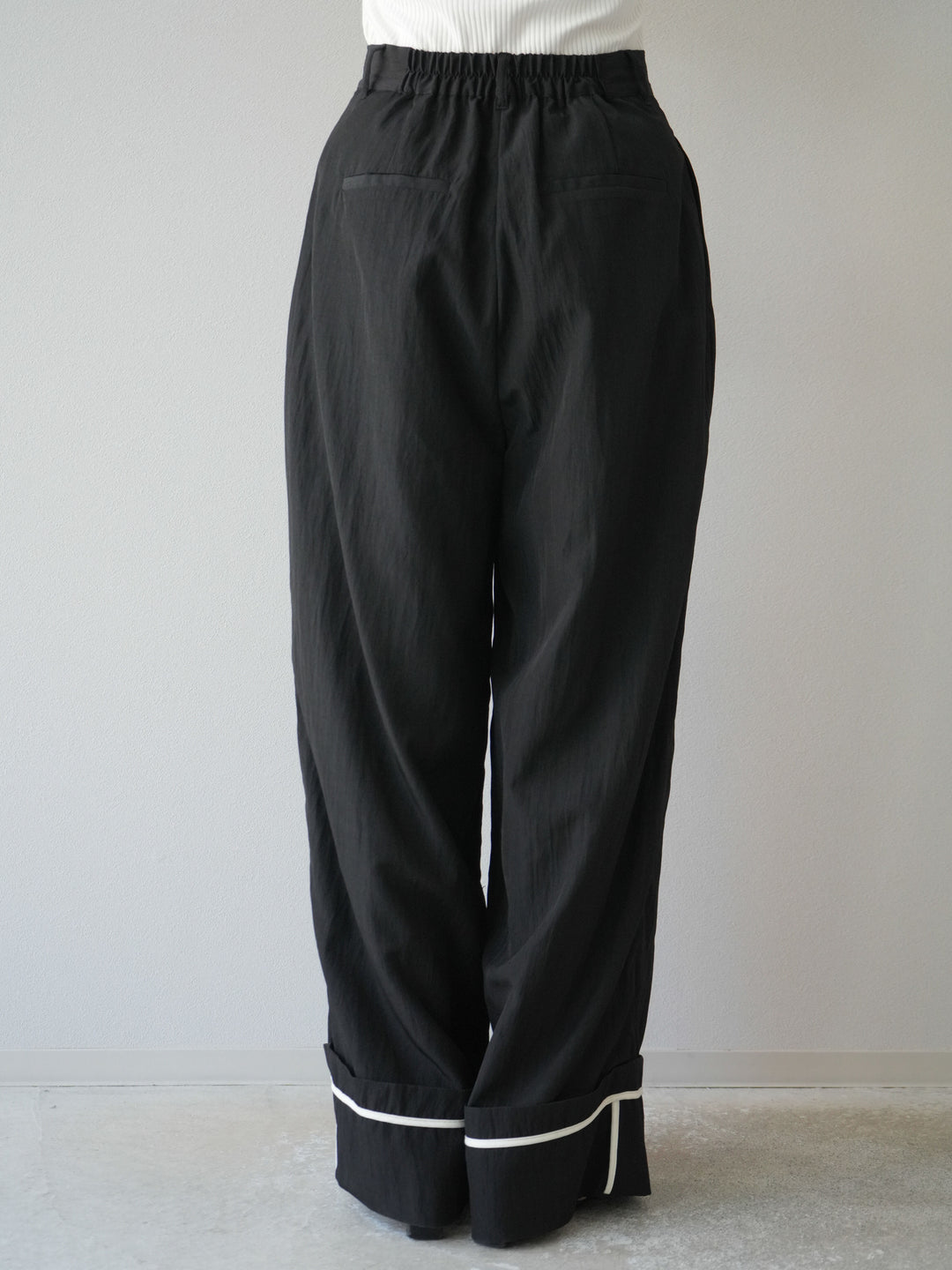 【預購】仿亞麻下擺迴力寬褲/黑色