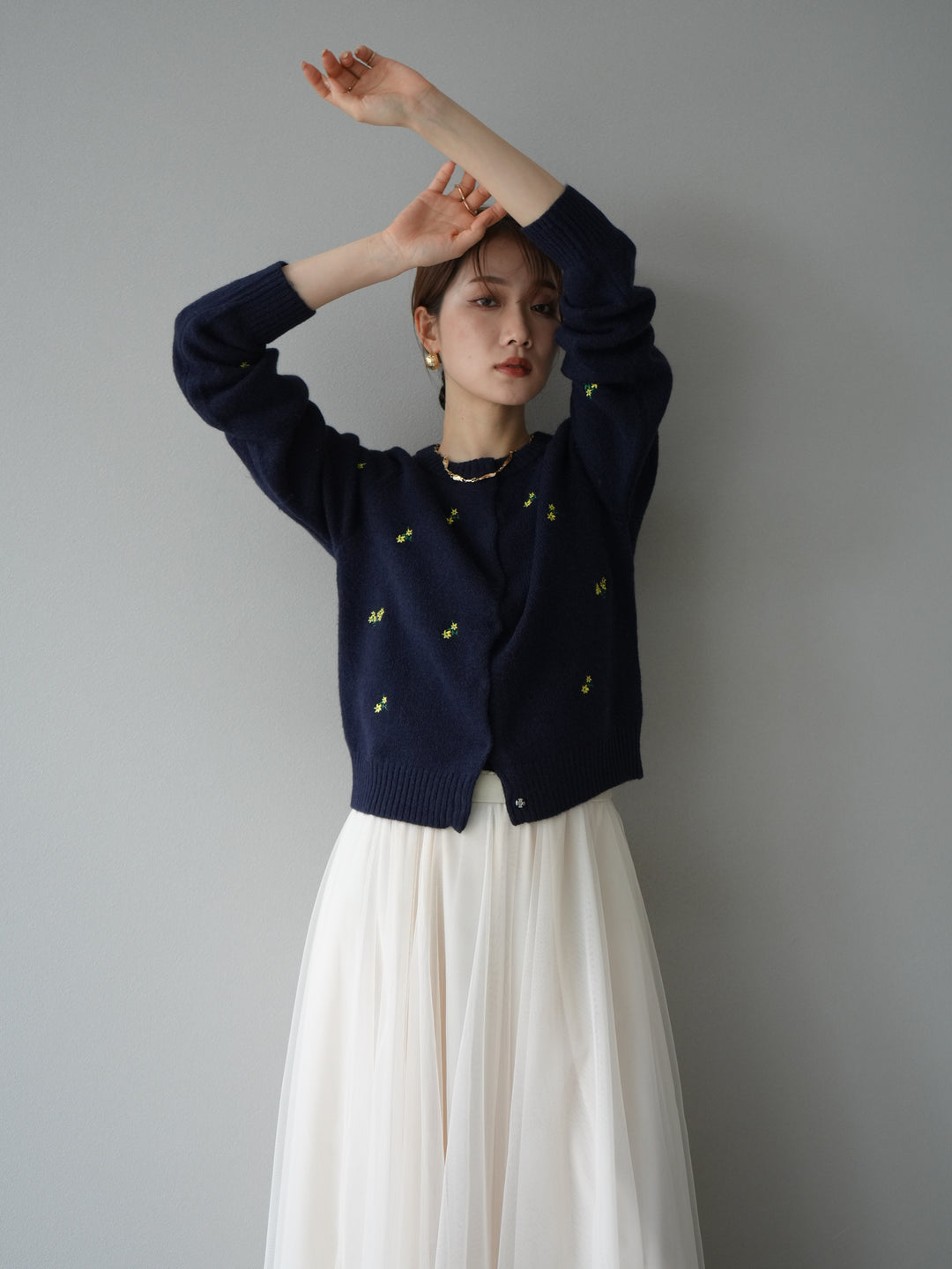 [予約]フラワー刺繍ニットカーディガン/ネイビー