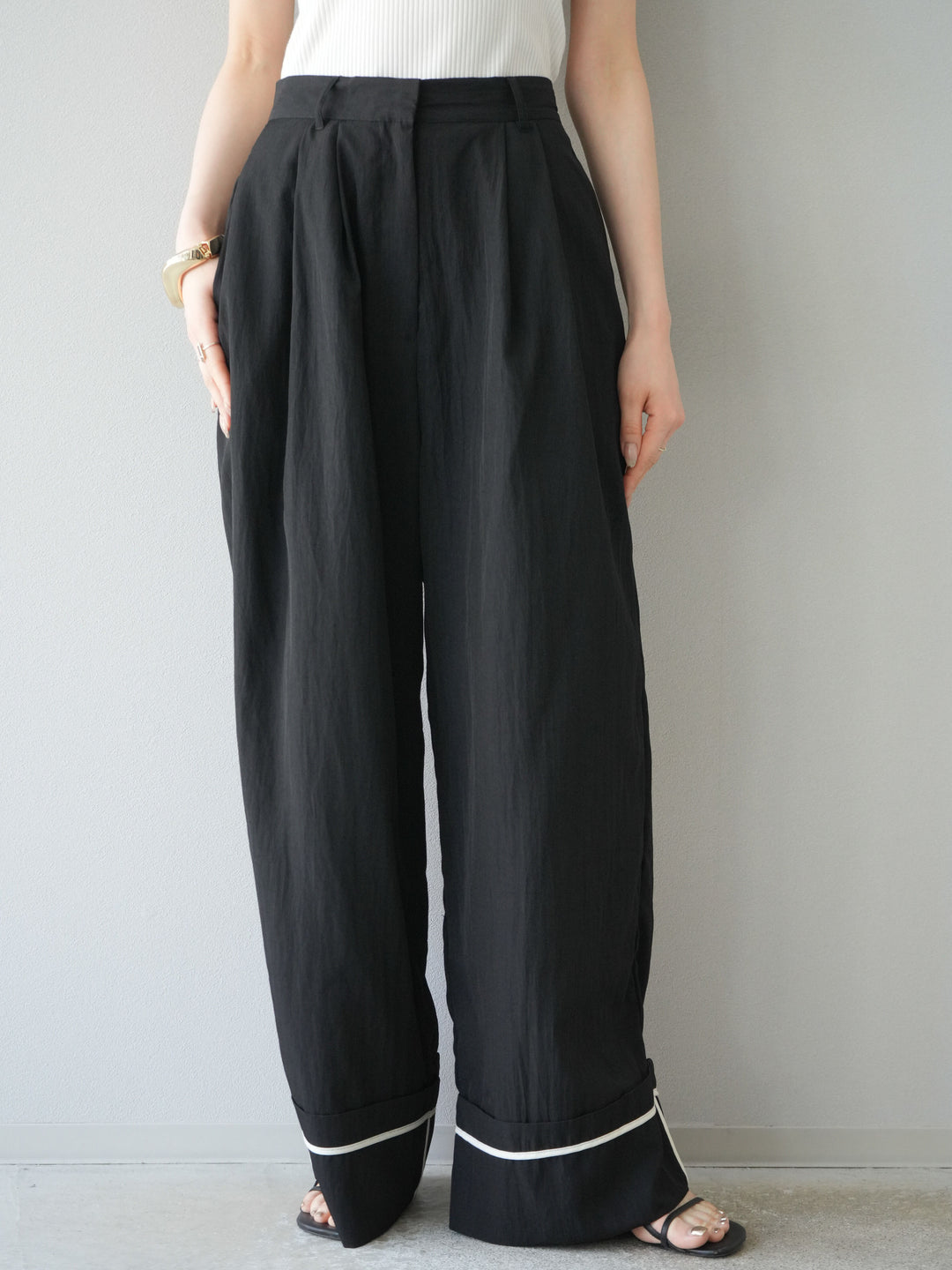 【預購】仿亞麻下擺迴力寬褲/黑色