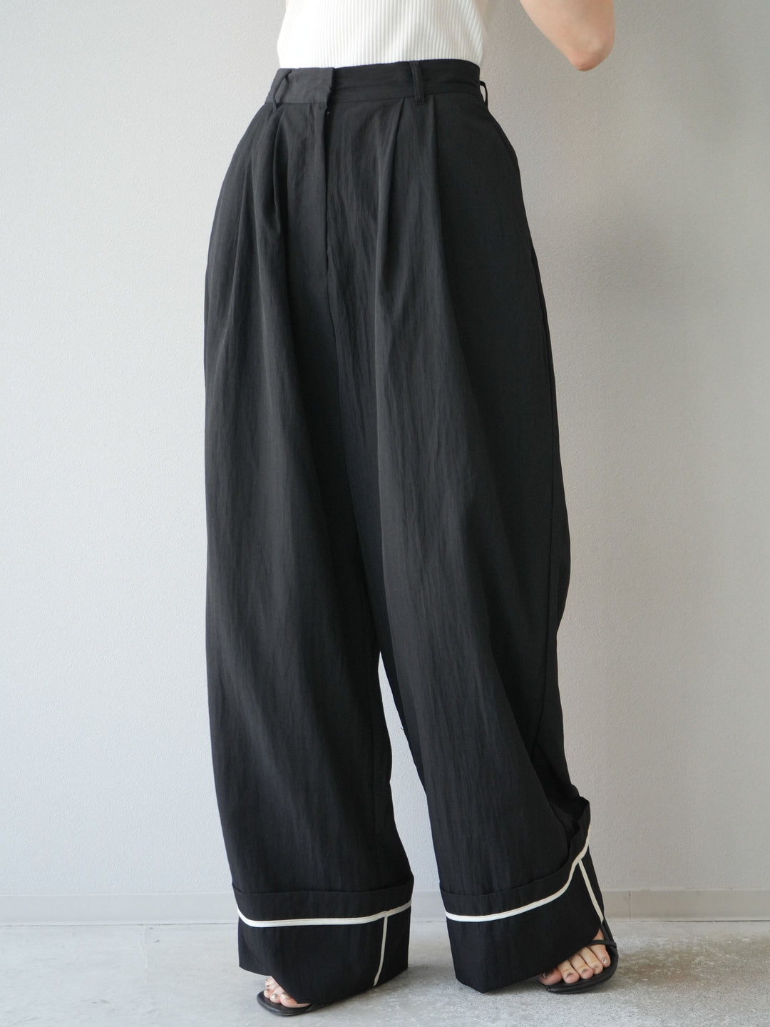 【預購】仿亞麻下擺迴力寬褲/黑色
