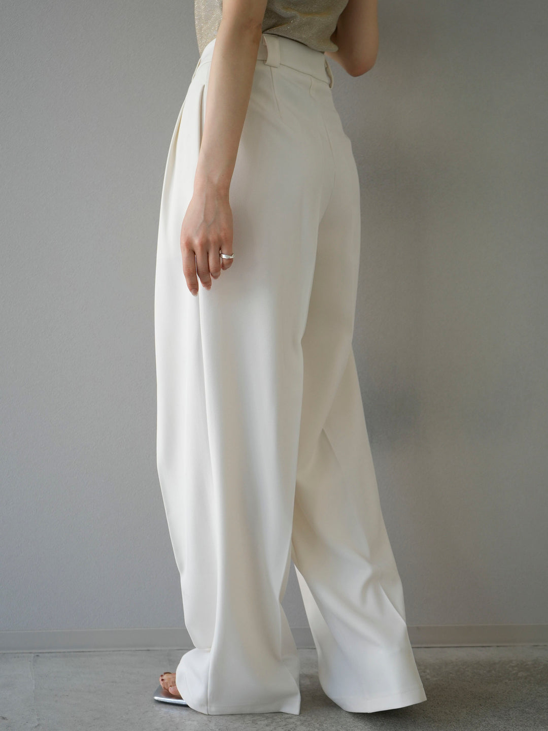 [Pre-order] 3-pleat wide pants/ivory