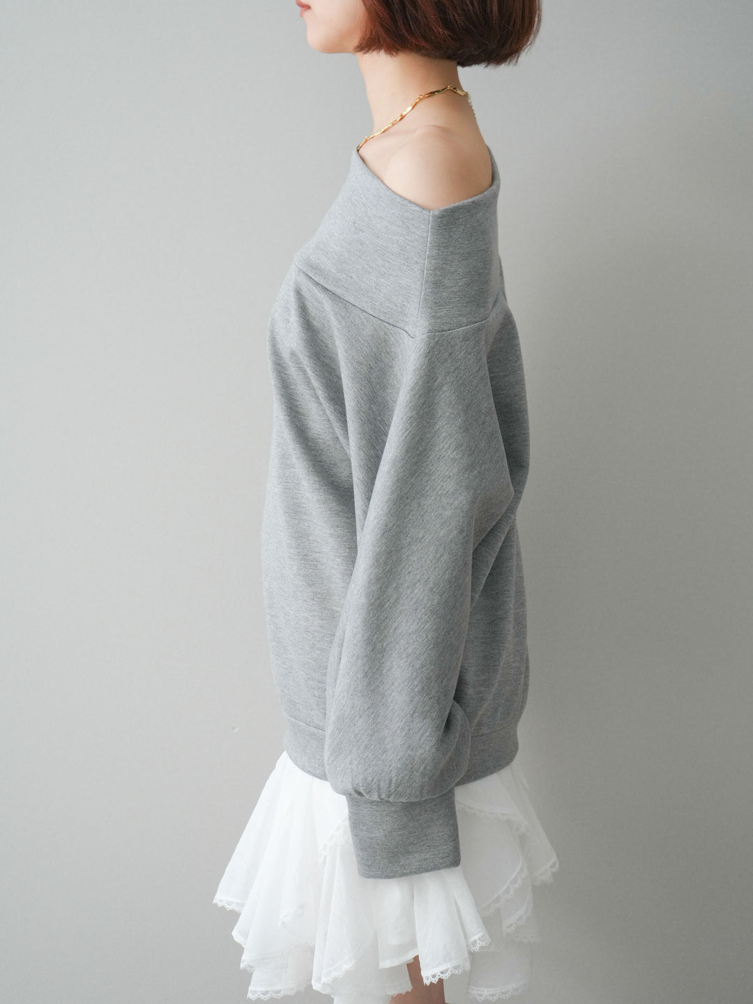 [予約]アシンメトリーオフショルポンチプルオーバー/gray