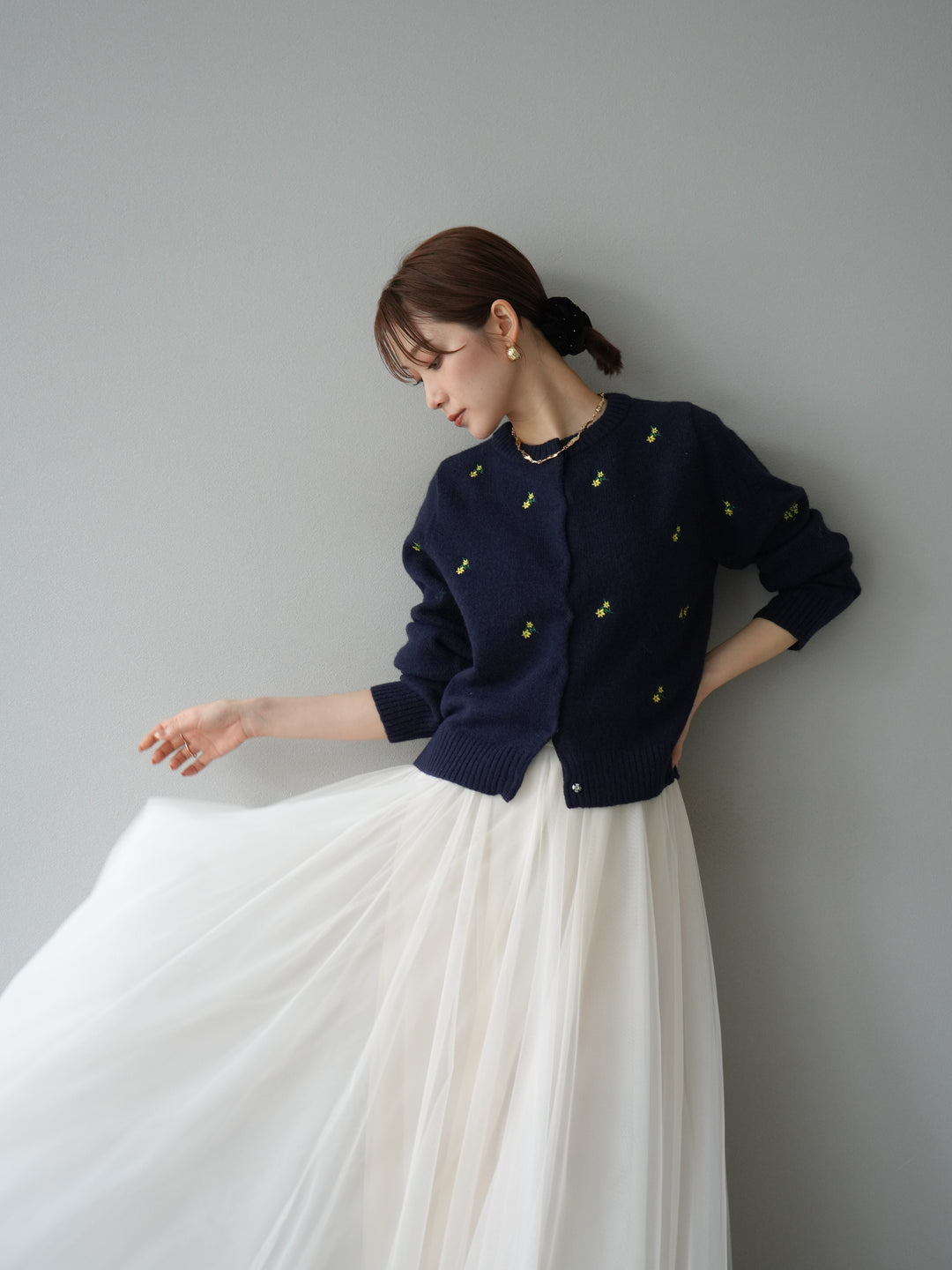 [予約]フラワー刺繍ニットカーディガン/ネイビー
