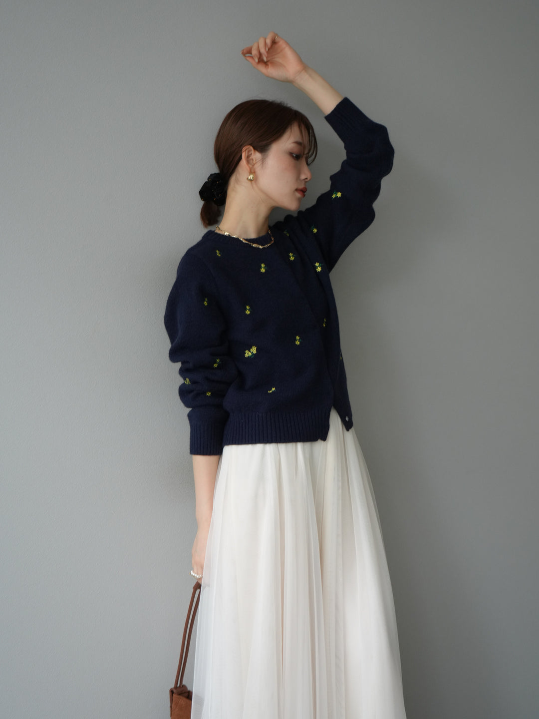 [予約]フラワー刺繍ニットカーディガン/ネイビー