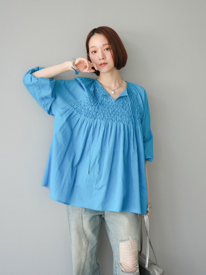 [予約]インド製キャンブリックボイル スモッキングブラウス/ブルー