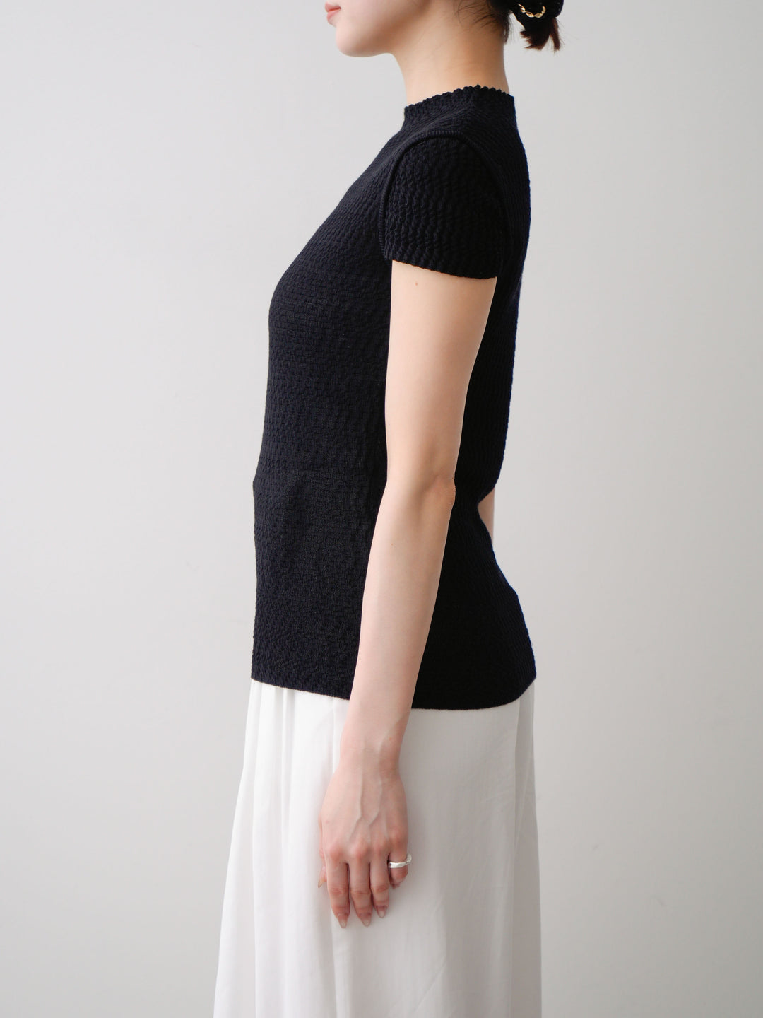 [予約]ウェーブハイネックフレンチニットトップス/black