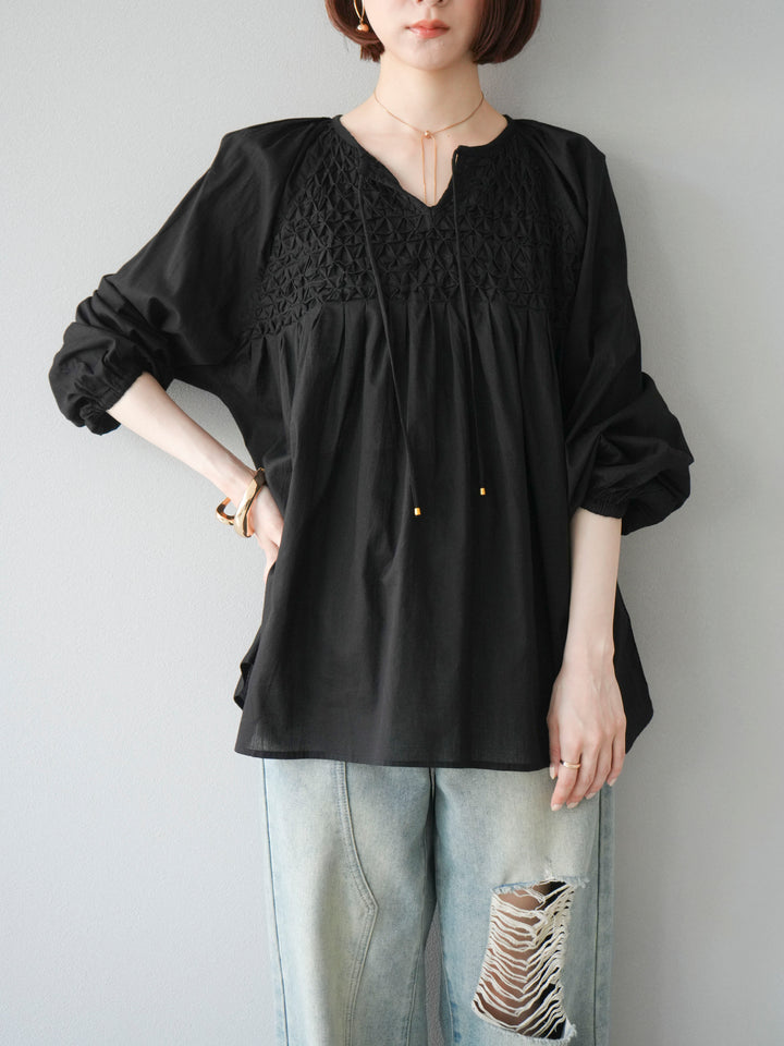 [予約]インド製キャンブリックボイル スモッキングブラウス/ブラック