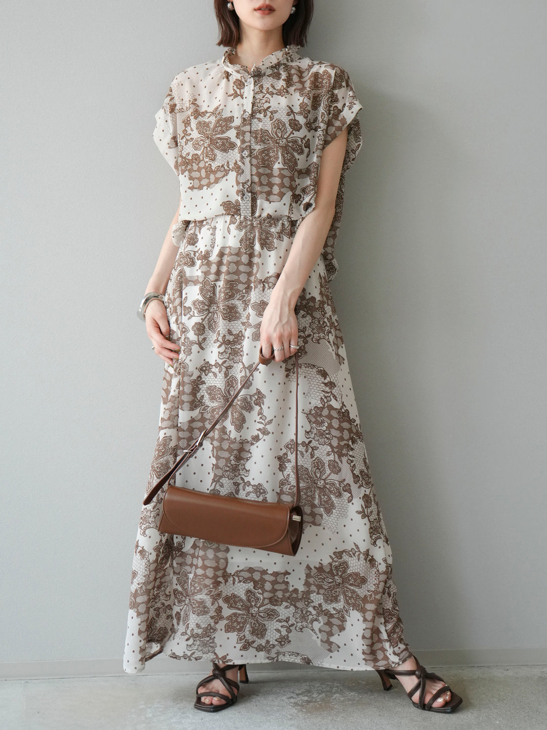 [予約]フラワーパターンフレンチスリーブブラウス/ベージュ