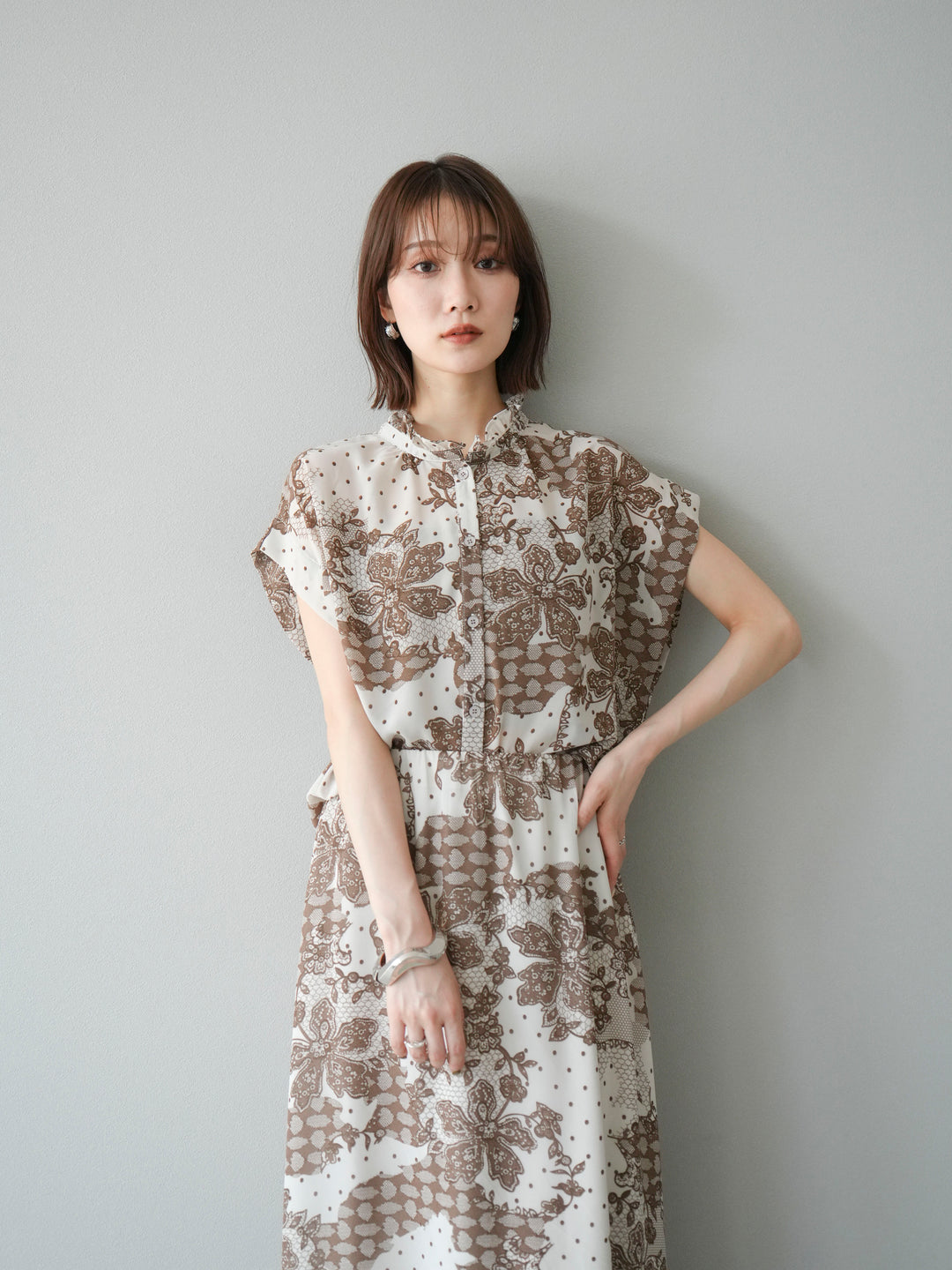 [予約]フラワーパターンフレンチスリーブブラウス/ベージュ