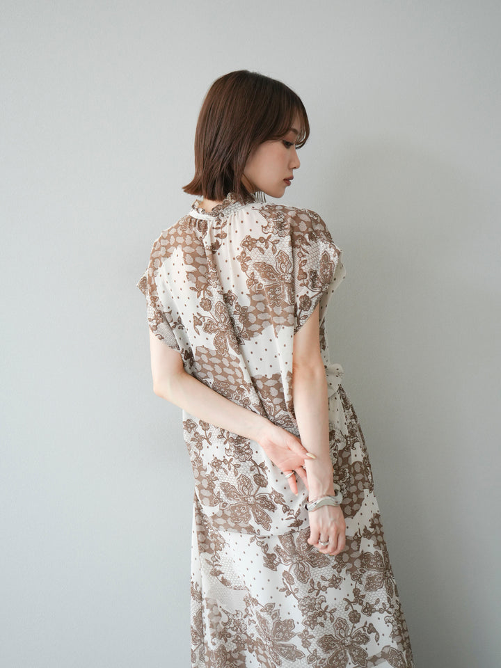 [予約]フラワーパターンフレンチスリーブブラウス/ベージュ