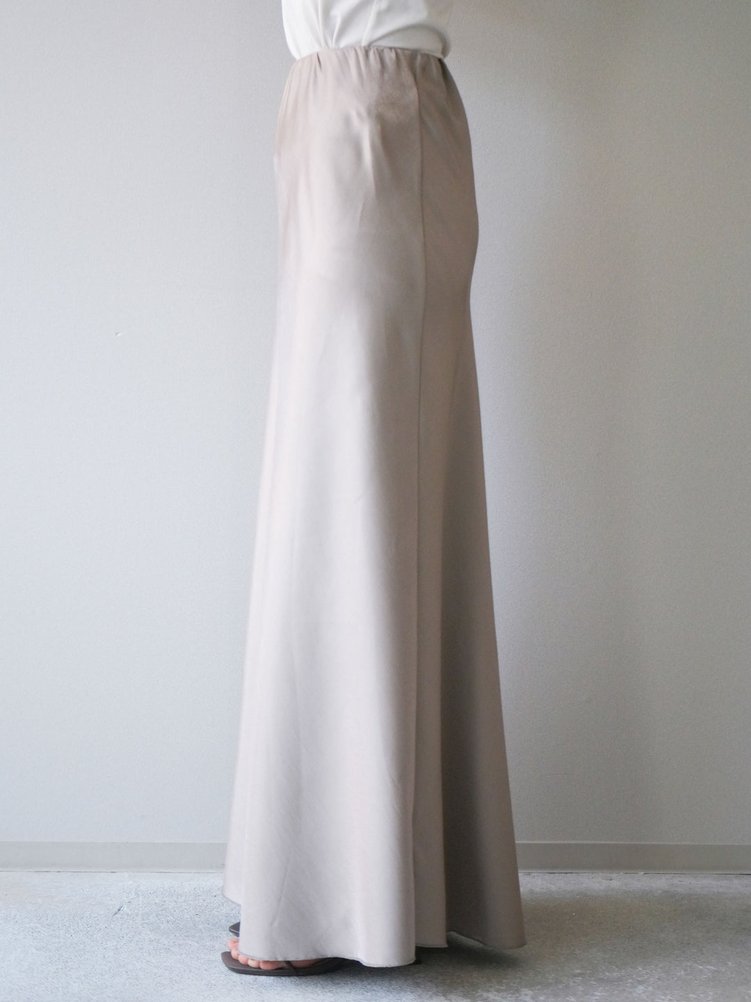 【預購】垂褶緞面裙/灰褐色