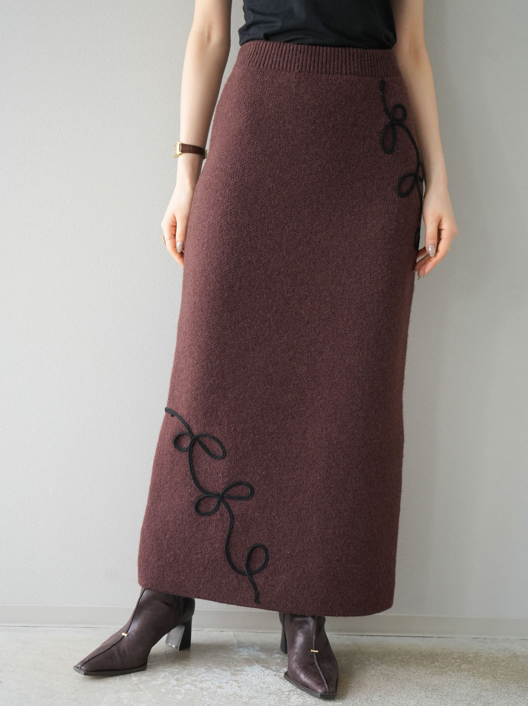 [予約]コード刺繍Iラインニットスカート/ブラウン