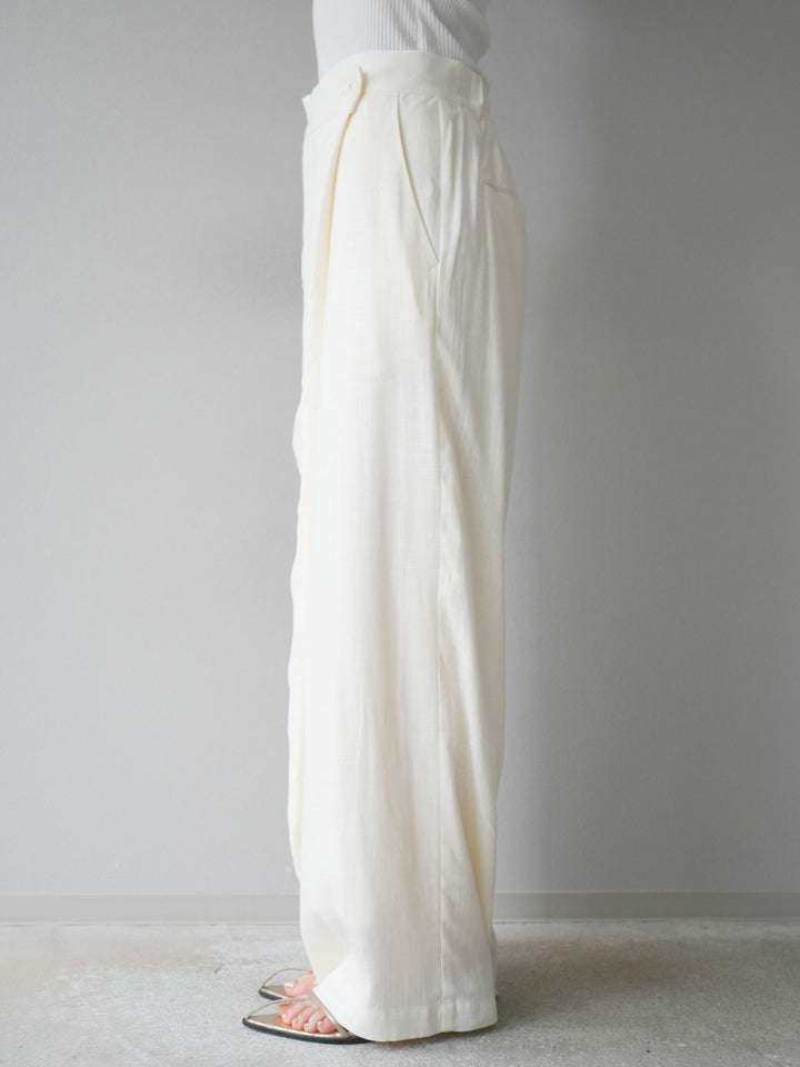 【預購】淺亞麻不對稱寬褲/可脫