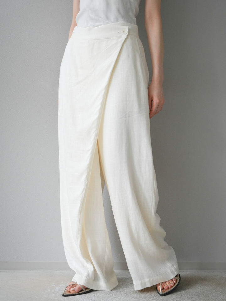 【預購】淺亞麻不對稱寬褲/可脫
