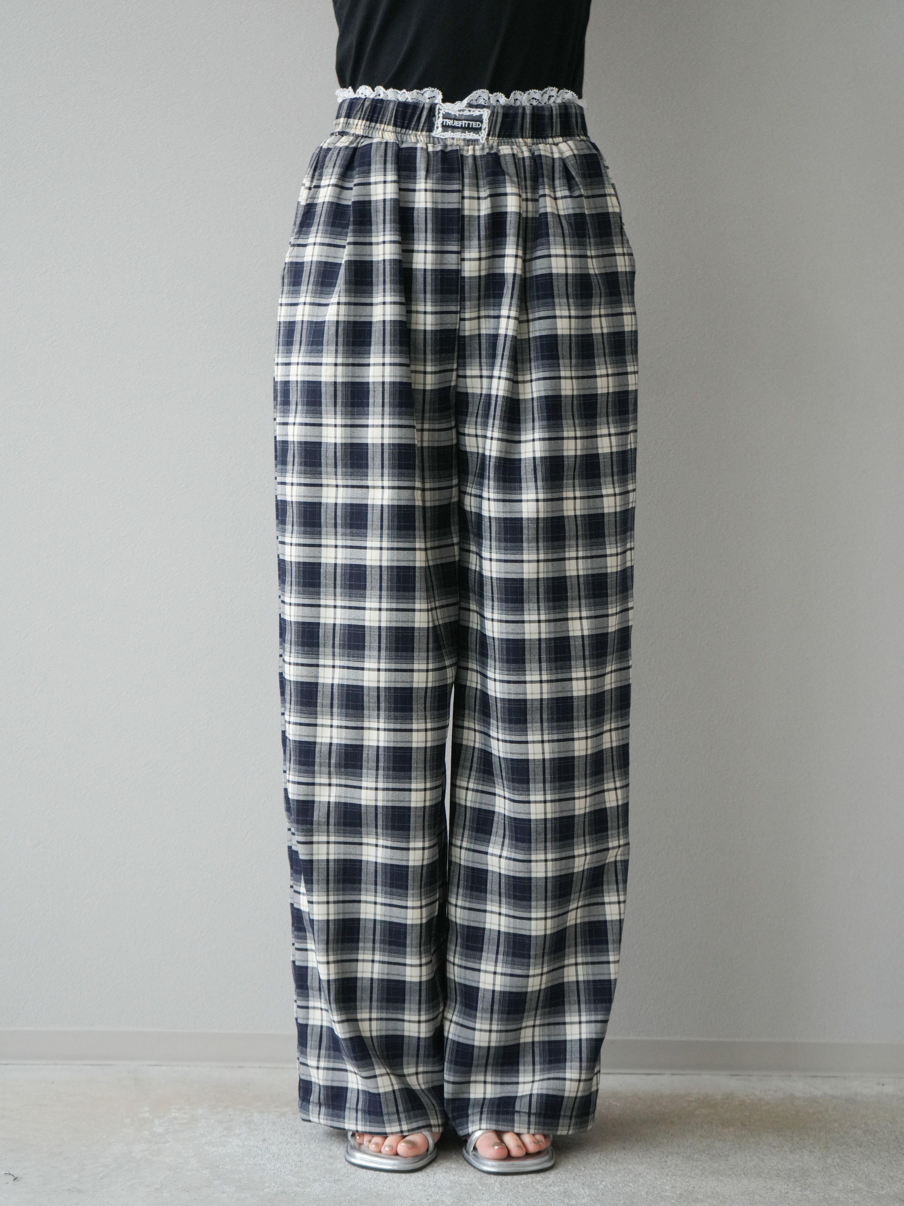 ネイビーチェックパンツ00 予約]レースレイヤードチェックワイドパンツ/ネイビー – Lumier