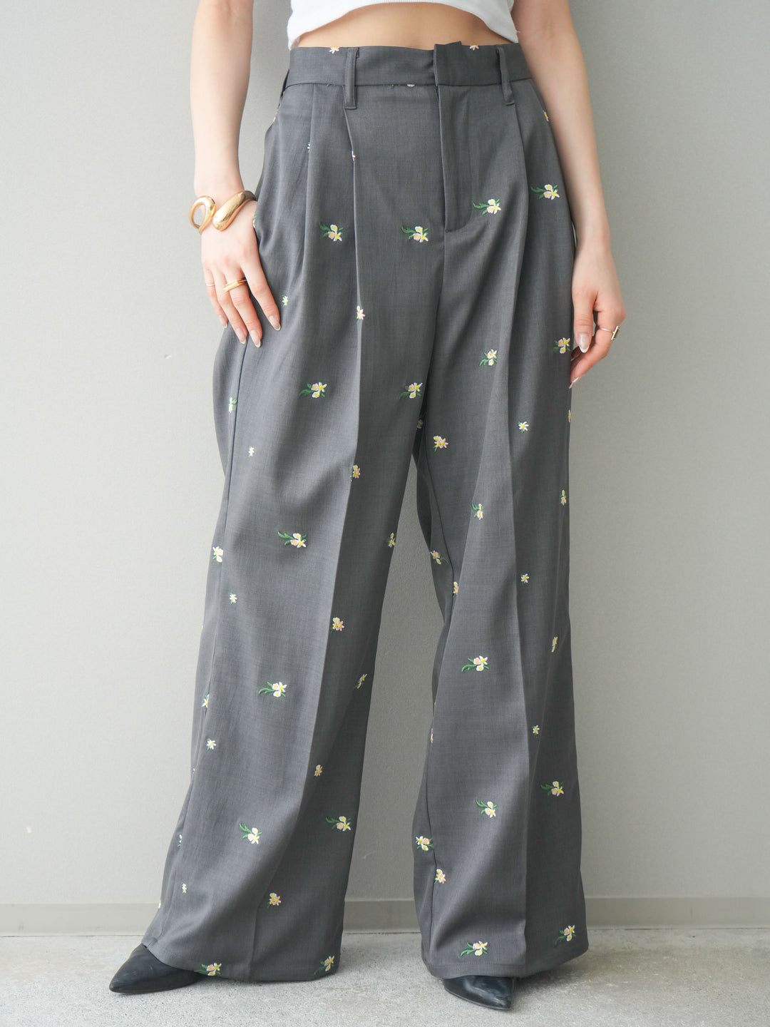 [予約]フラワー刺繍タックパンツ/gray