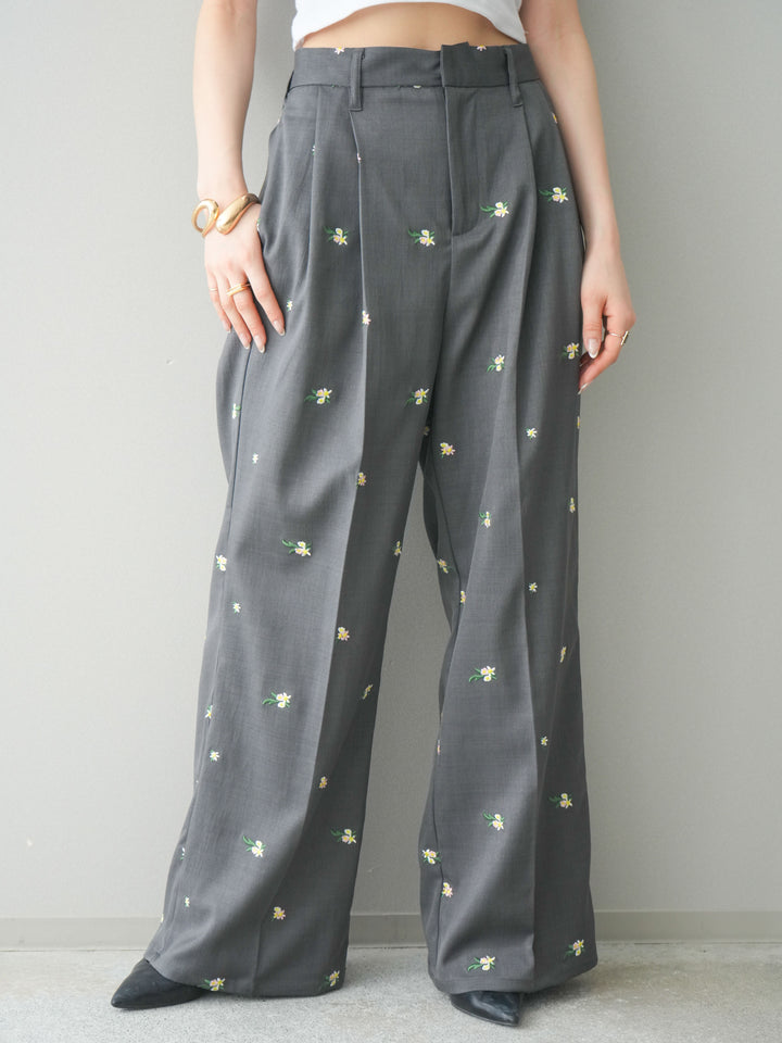 [予約]フラワー刺繍タックパンツ/gray