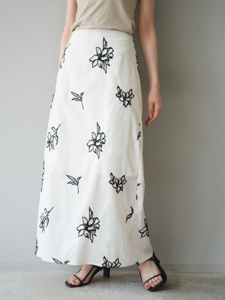 [予約]フラワー刺繍ナロースカート/ホワイト