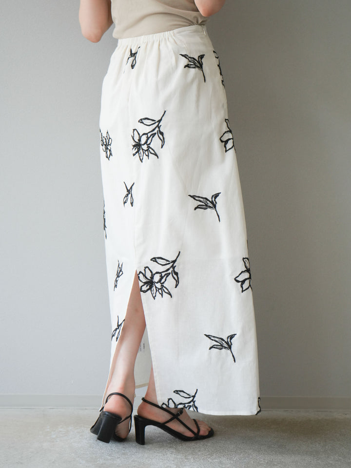 [予約]フラワー刺繍ナロースカート/ホワイト