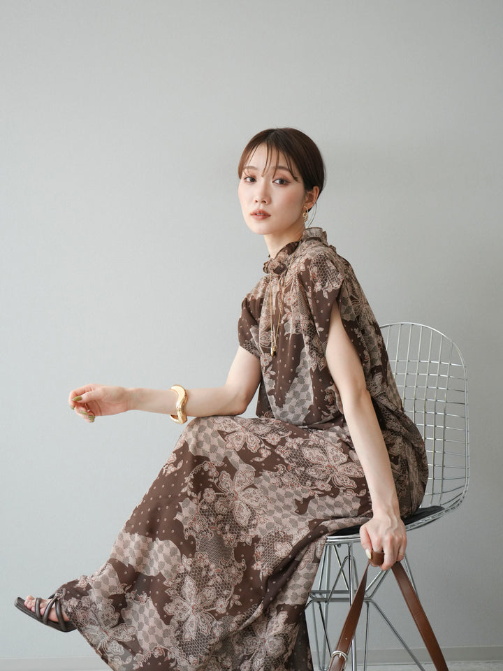 [予約]フラワーパターンフレンチスリーブブラウス/ブラウン