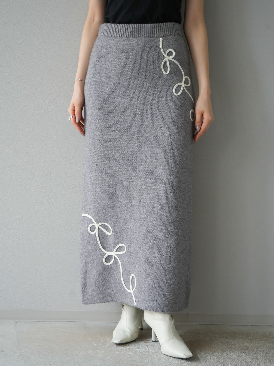 [予約]コード刺繍Iラインニットスカート/グレー