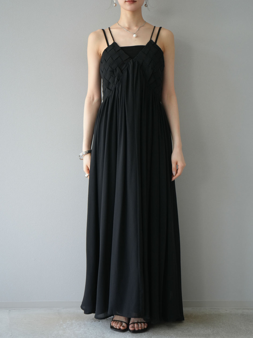 [予約]編み込みデザインシフォンワンピース/ブラック