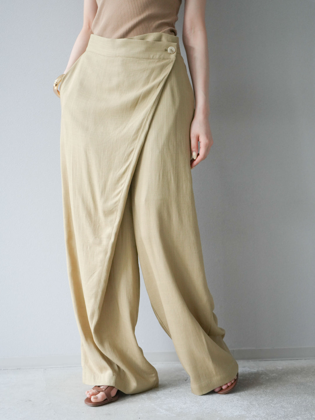 [予約]ライトリネンアシンメトリーワイドパンツ/ベージュ