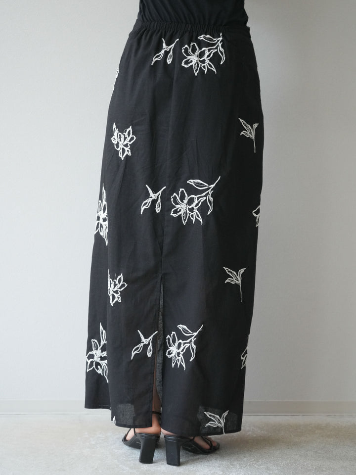 [予約]フラワー刺繍ナロースカート/ブラック