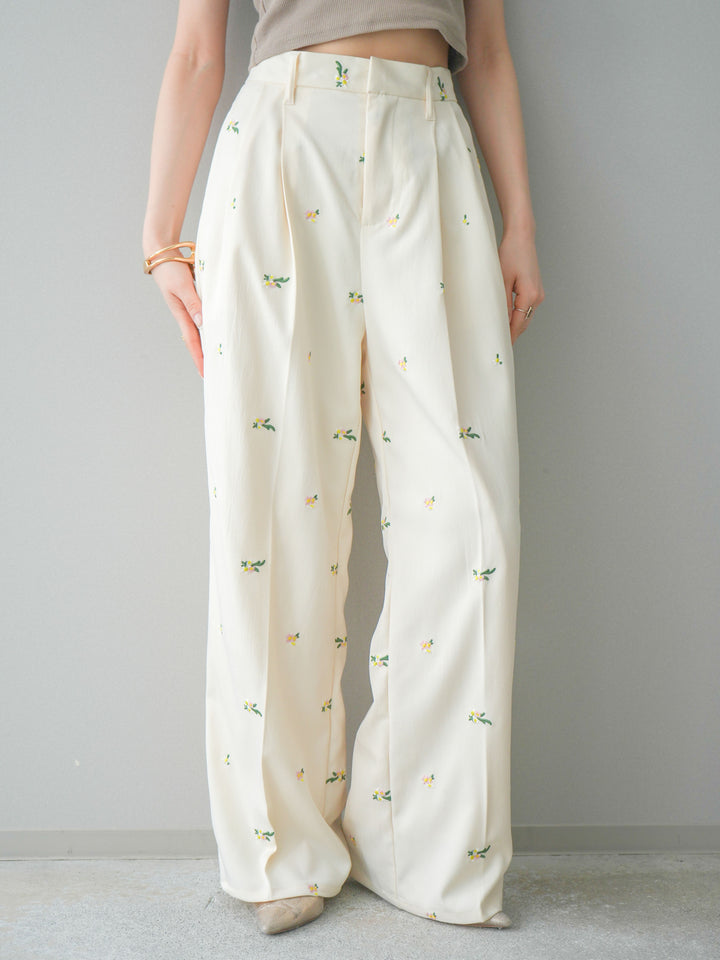 [予約]フラワー刺繍タックパンツ/ivory