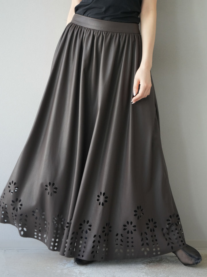 [予約]フラワーパンチングレザースカート/ブラウン