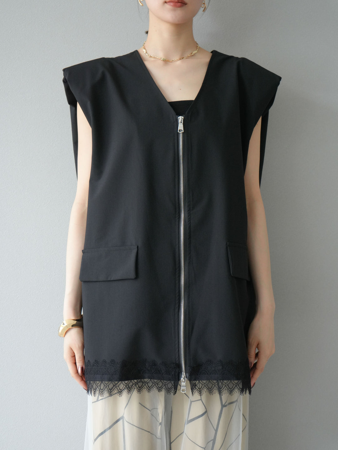 [預購] 雙拉鍊蕾絲下擺背心/黑色