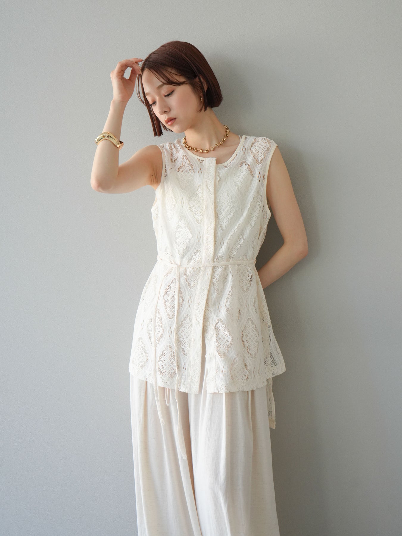 美品✨GRACE CLASS サテントップ ノースリーブ 背中長め 36 スパンコールチュールノースリーブドレス/ジップ/谷間見せ/背中